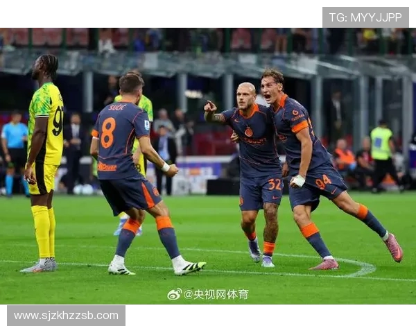 半场： 萨索洛2-1佛罗伦萨，曼德拉戈拉点射，沃尔帕托破门